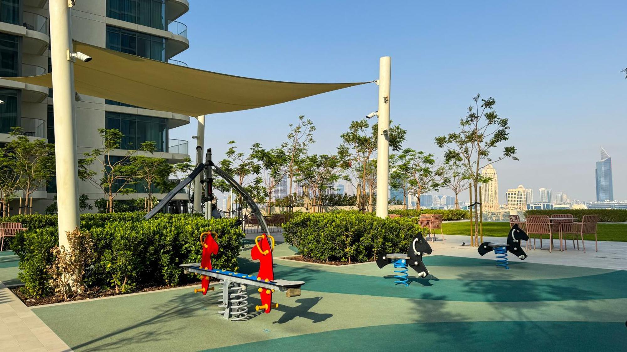 Beachfront 2-bdr, High Floor, Sea And Palm View, Access Apartment Dubai