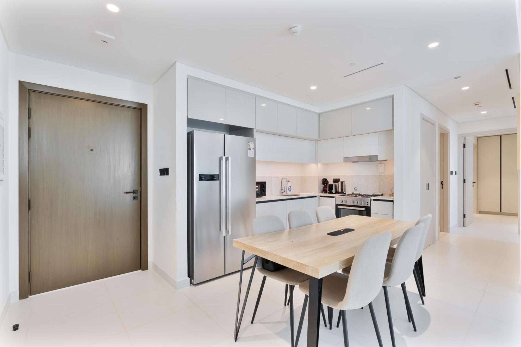 Apartment Beachfront 2-bdr, High Floor, Sea And Palm View, Access *