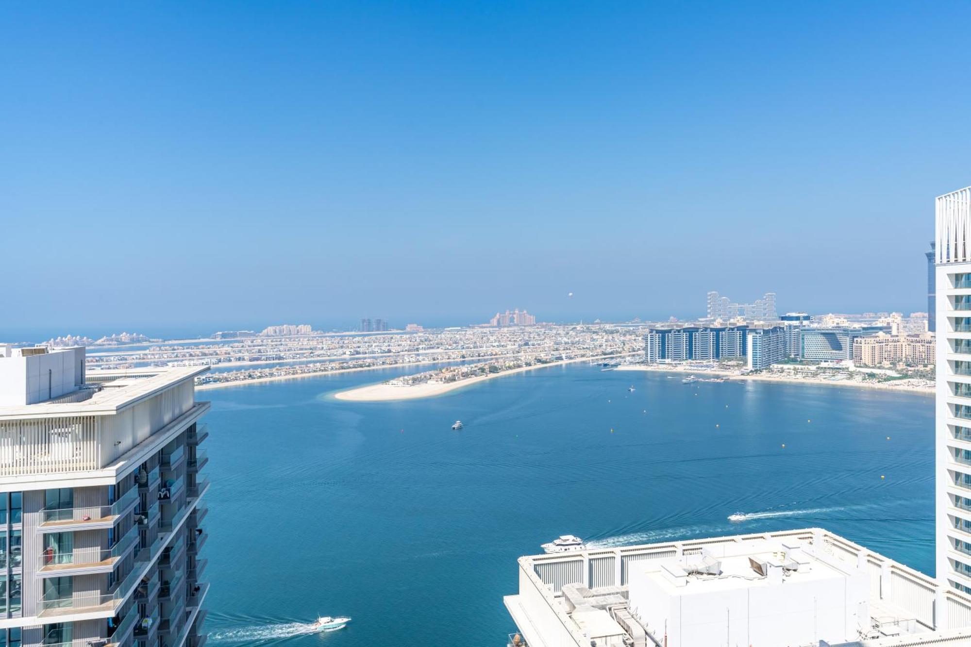 Beachfront 2-bdr, High Floor, Sea And Palm View, Access Apartment Dubai
