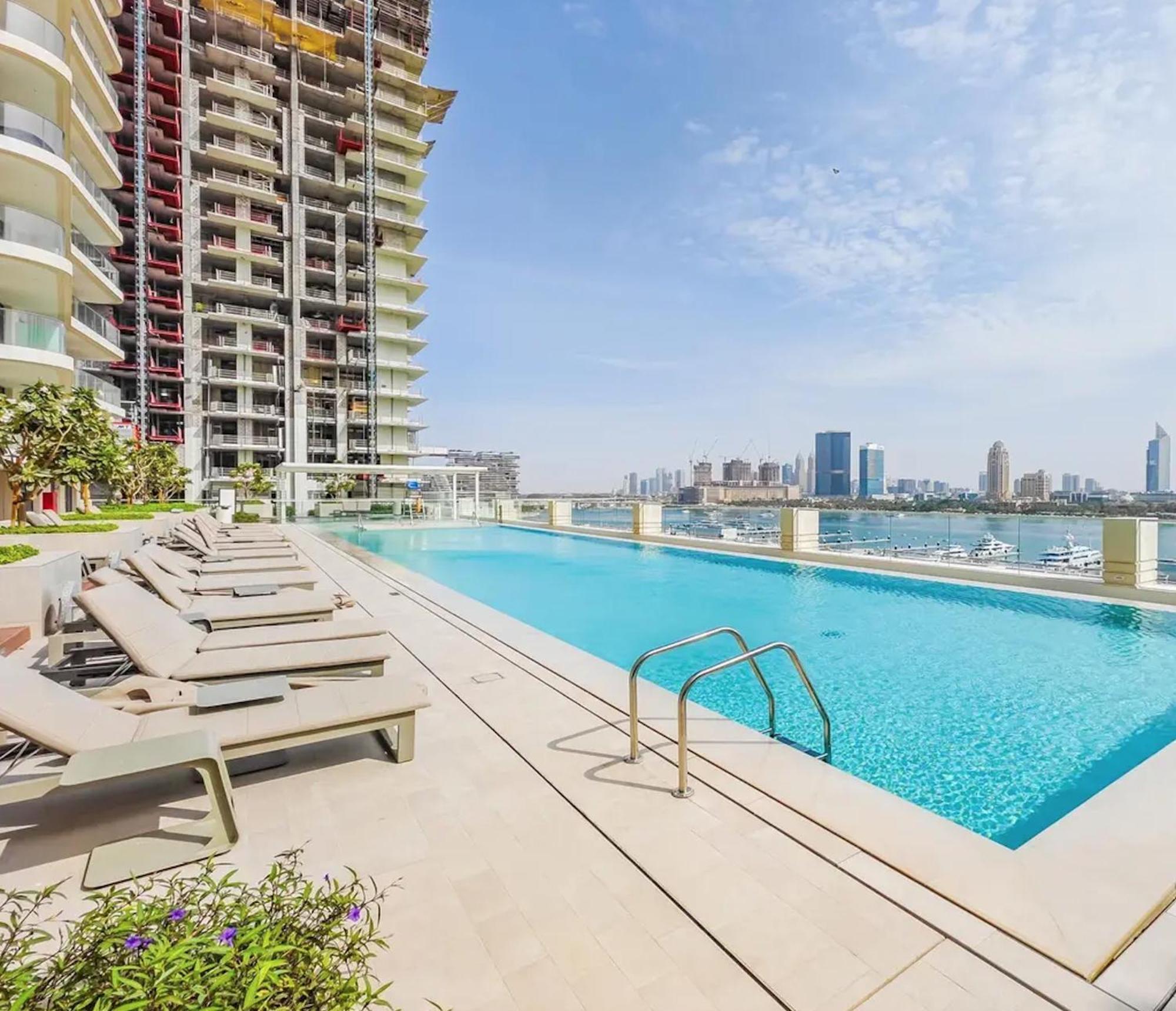 Beachfront 2-bdr, High Floor, Sea And Palm View, Access Apartment Dubai